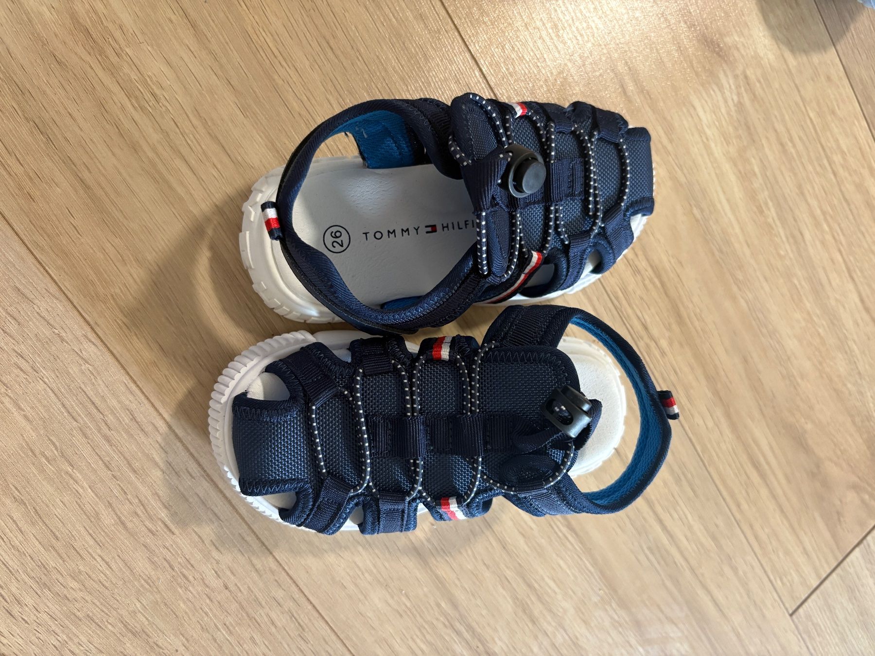 Tommy Hilfiger Schuhe für Jungen: Schuhe – Neu (gemäss Beschreibung) aus Forch von eri_7rdg