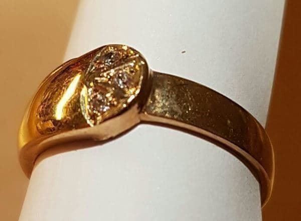 Ringe: Damenring mit drei schönen Steinen – Gebraucht aus Unterägeri von Altgoldschmuck 1