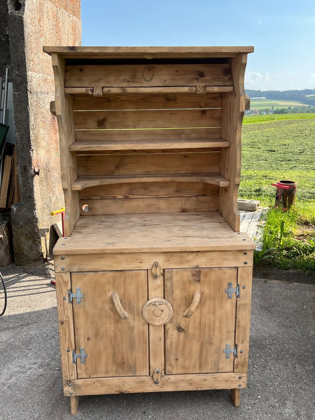 Büffets: ART 1091-J Buffet sapin sablé – Gebraucht aus Pont-La-Ville von BCMGLEAL