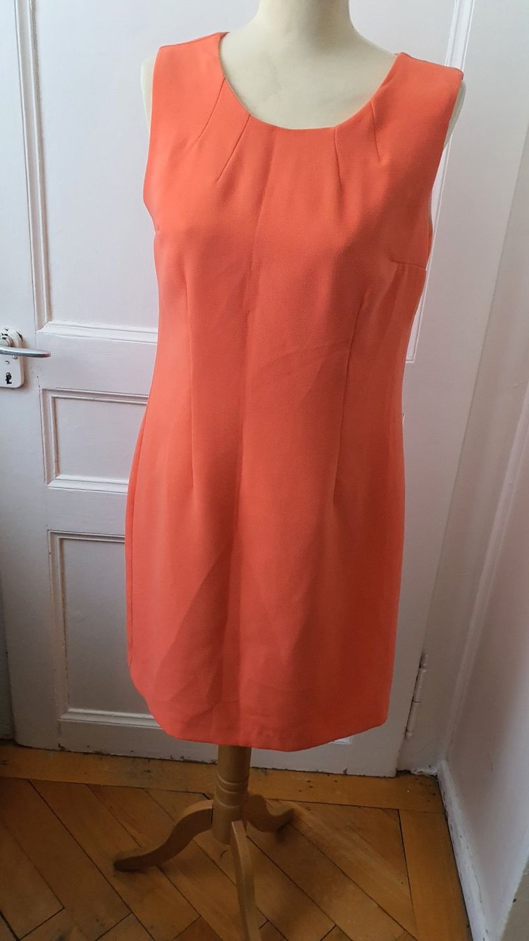 Vestiti: 15. Robe classe neuve – Nuovo e nell'imballaggio originale da Le Locle venduto da tchanatakoua
