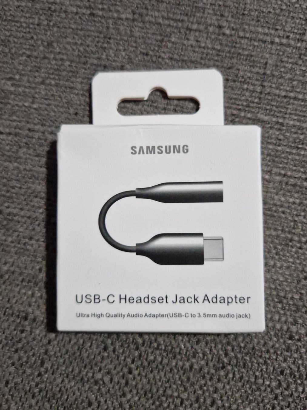 Samsung Ladegeräte: Original SAMSUNG Kopfhörer Adapter USB-C 3,5mm Audio Adapter – Neu und originalverpackt aus Uster von -FPS-