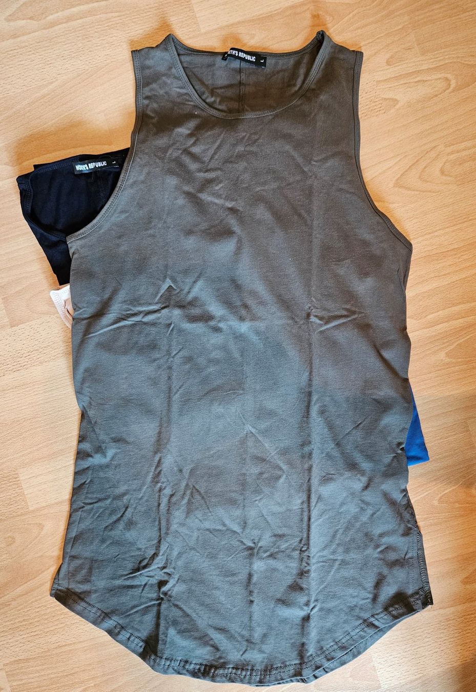 T-shirt: Tank Long Shirts – Nuovo (secondo la descrizione) da St. Gallen venduto da Demos86 1