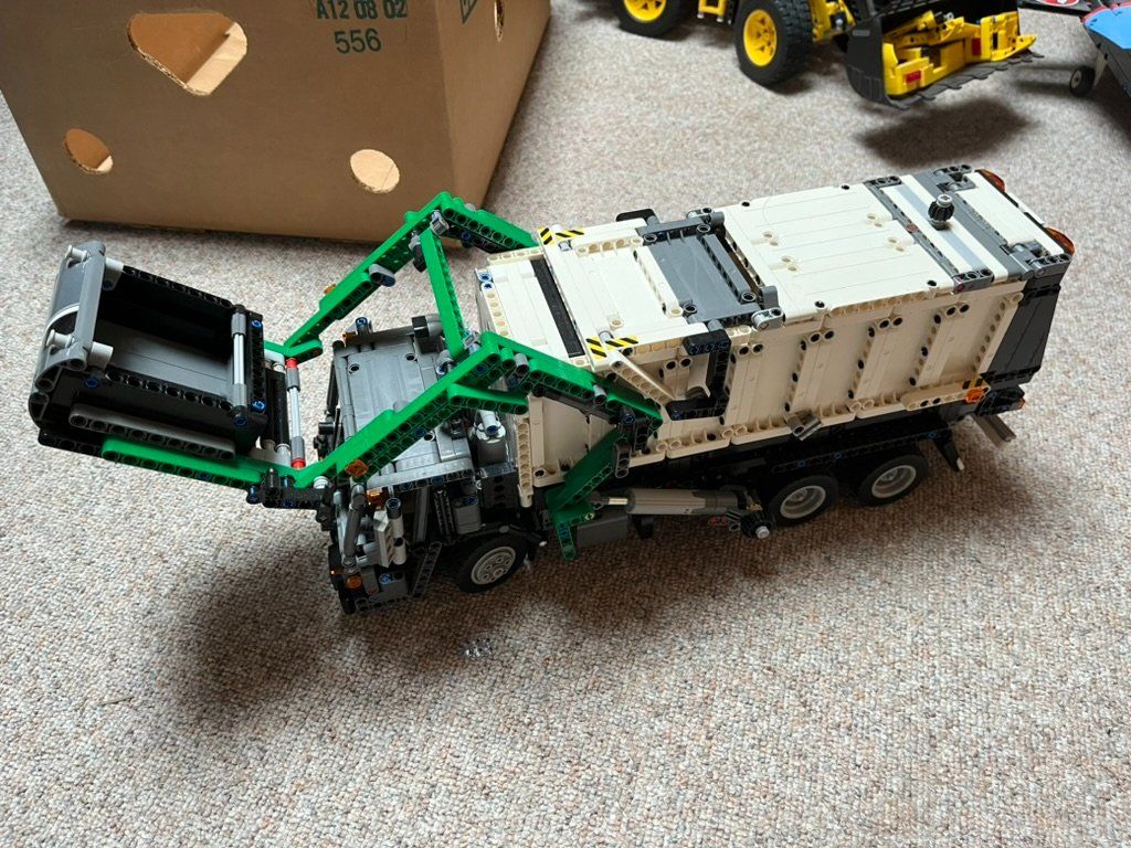 Lego Giocattoli: Lego Technik Fahrzeuge – Usato da Oberrüti venduto da Janik.36 2