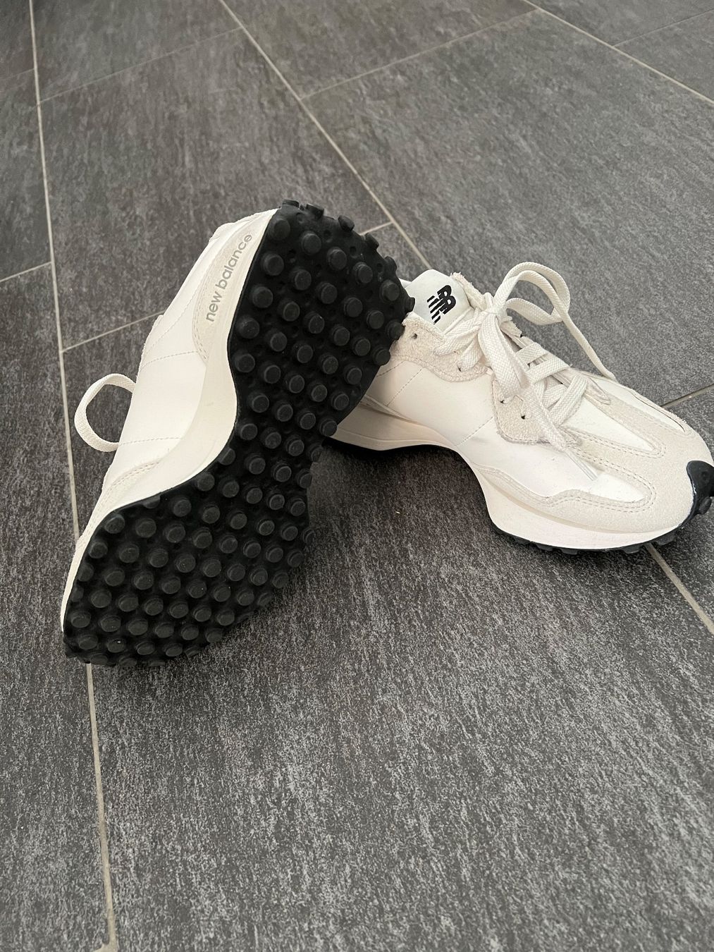 New Balance Damenschuhe: New Balance Sneakers – Gebraucht aus Rüti ZH von car_h7kl 1