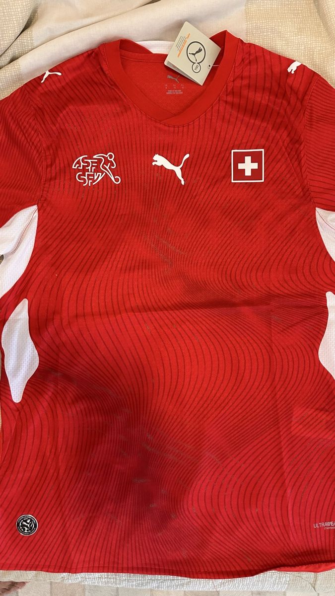 Puma Canottiere & Pantaloni: Switzerland Jersey World Cup 2026 – Nuovo e nell'imballaggio originale da Oberrieden venduto da jon_5cl2 1