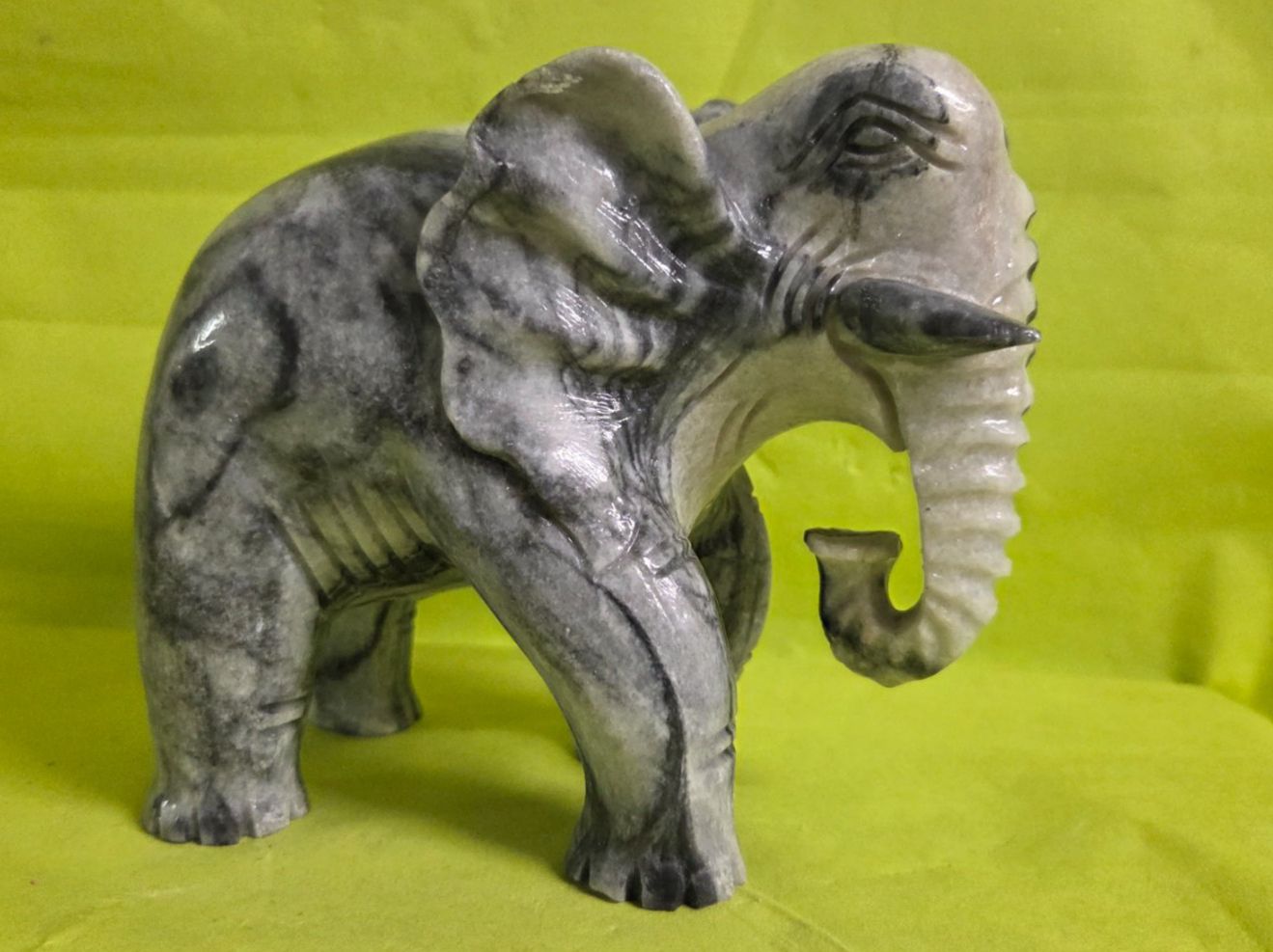 Sculture & Statue: Schöner Elefant aus Marmor 15cm – Nuovo (secondo la descrizione) da Roggliswil venduto da Mabelco 1