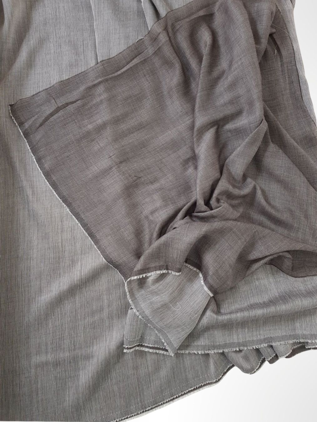 Stoffe: Stoffrolle Taupe 21.04 x 1.65 Meter – Gebraucht aus Suhr von Restwert_Suhr 3