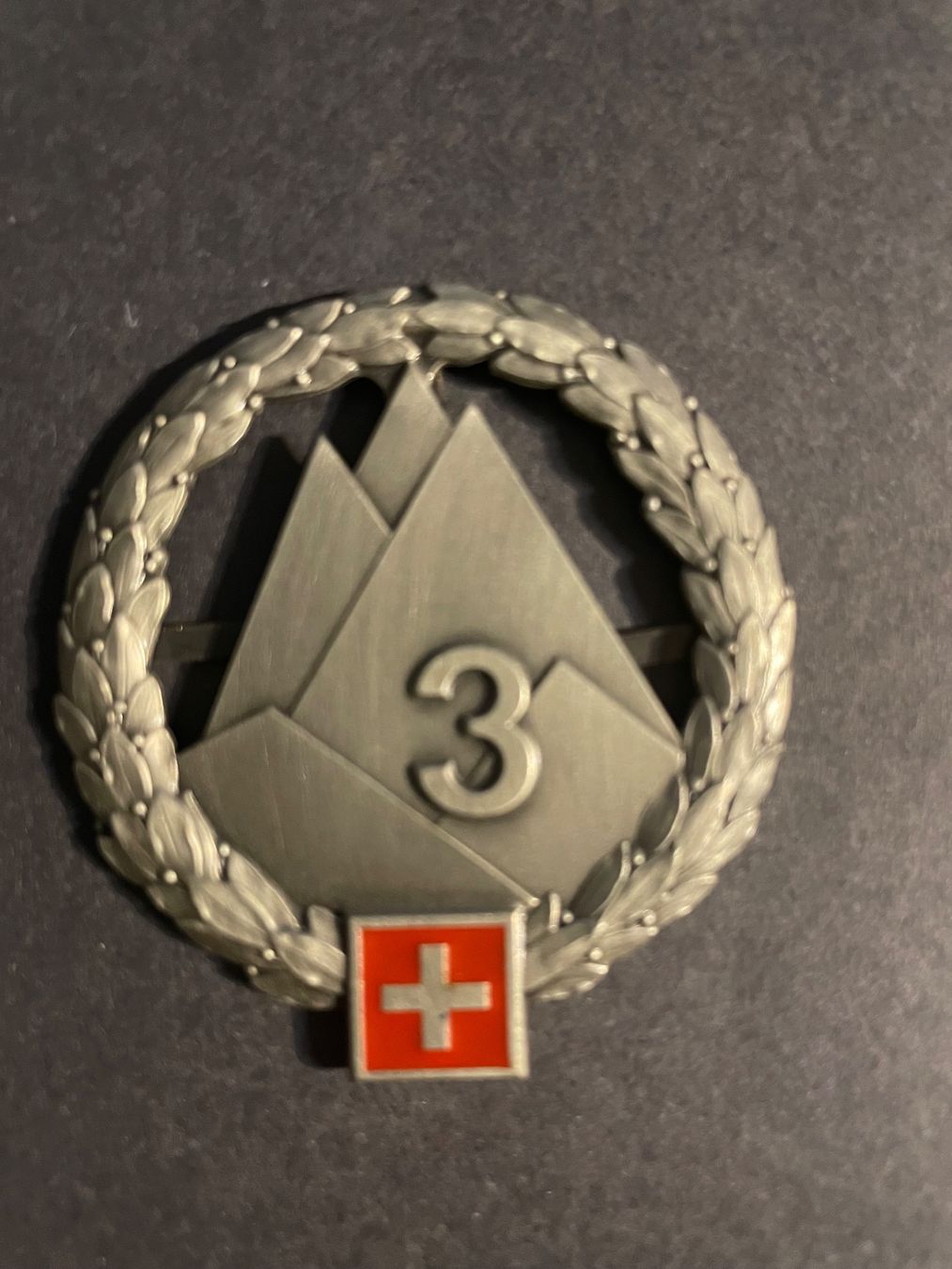Schweizer Armee Uniformen: Schweizer Armee Militär Peret Emblem – Gebraucht aus Wila von Lokelo
