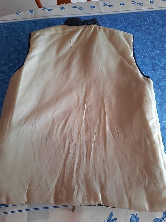 Gilet & Giacche: Veste sans manches réversible  – Usato da Martigny venduto da ivi_cbf9 2
