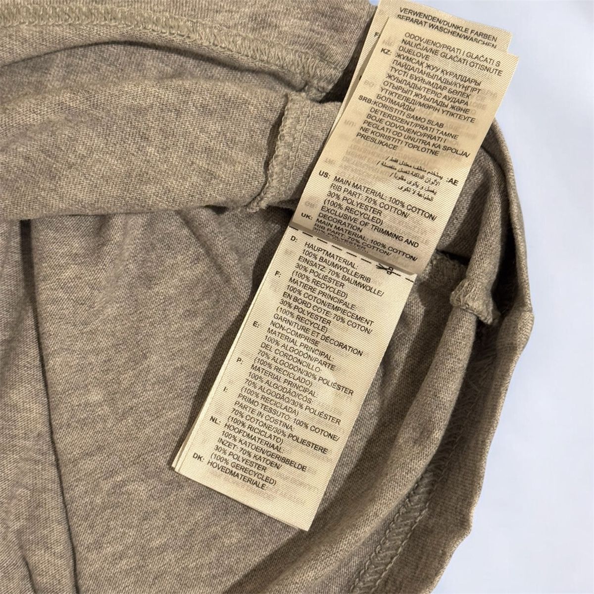 Adidas T-shirt: T-Shirt Adidas Original – Nuovo (secondo la descrizione) da Châtel-St-Denis venduto da Montclair_Swiss 4