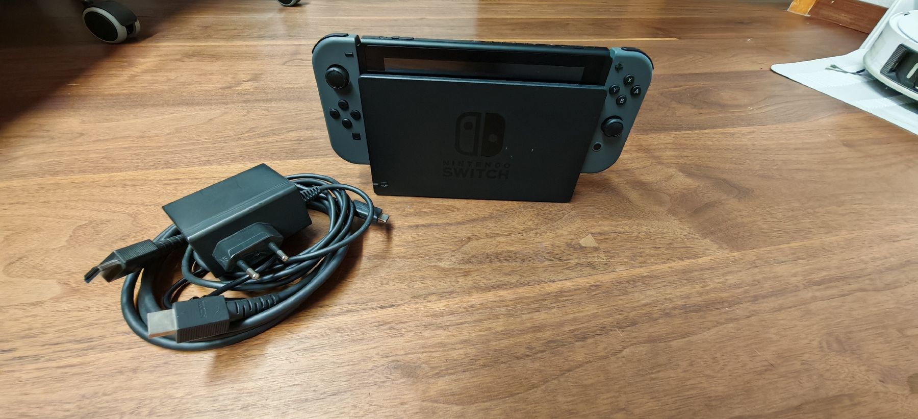 Nintendo Console: Nintendo Switch Konsole mit Dock und Netzteil gebraucht – Usato da Seon venduto da Rambo811 1