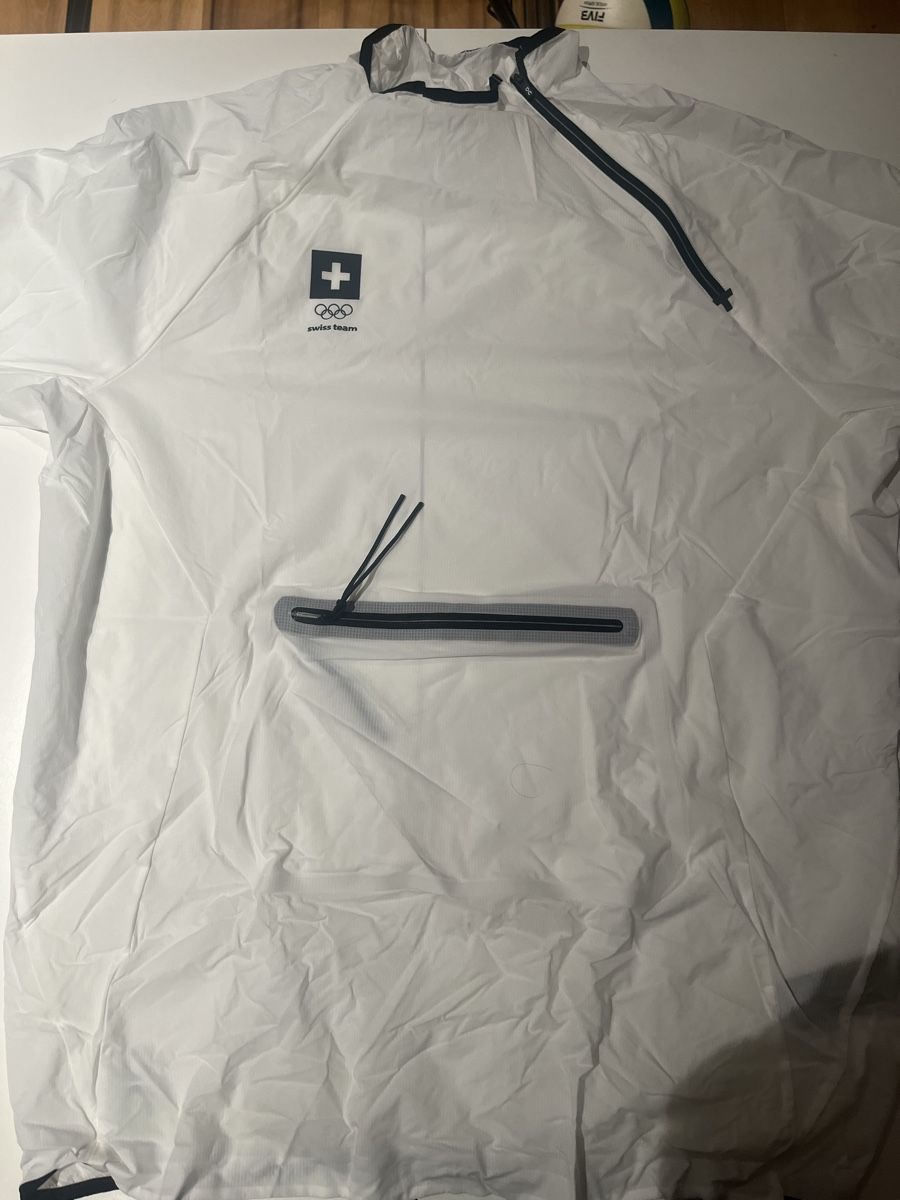 Jacken: On Swiss Olympic Team Collection Windjacke – Gebraucht aus Nussbaumen AG von damalone