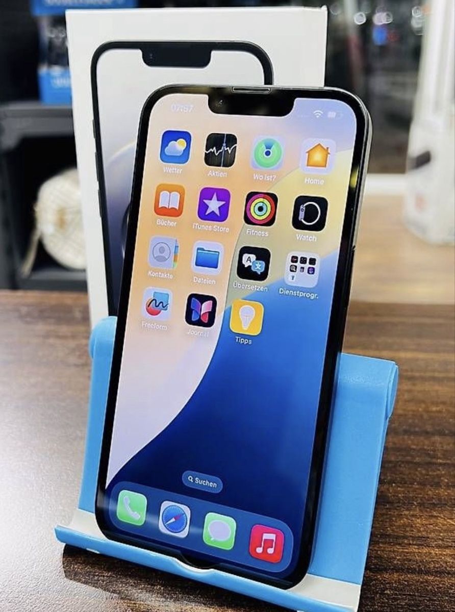 Apple Telefoni cellulari / Smartphones: iPhone 16E 128 GB Black – Nuovo (secondo la descrizione) da Herzogenbuchsee venduto da Zapilosotonograf