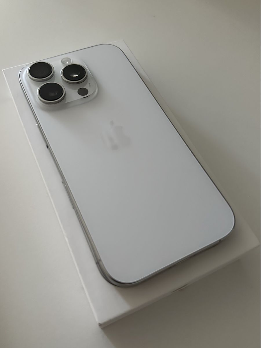 Apple Handys / Smartphones: iPhone 16 Pro 128GB - White Titanium – Gebraucht aus Lausanne von rib.alexx 2