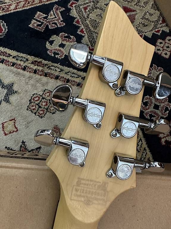 Strumenti musicali: Schecter guitar C6 Deluxe - Ideal for Metal – Usato da Morges venduto da GvnMusic 2