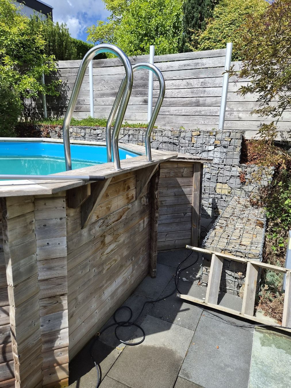 Piscine: Aufstell Pool Holz – Usato da Bergdietikon venduto da golden_hills 1