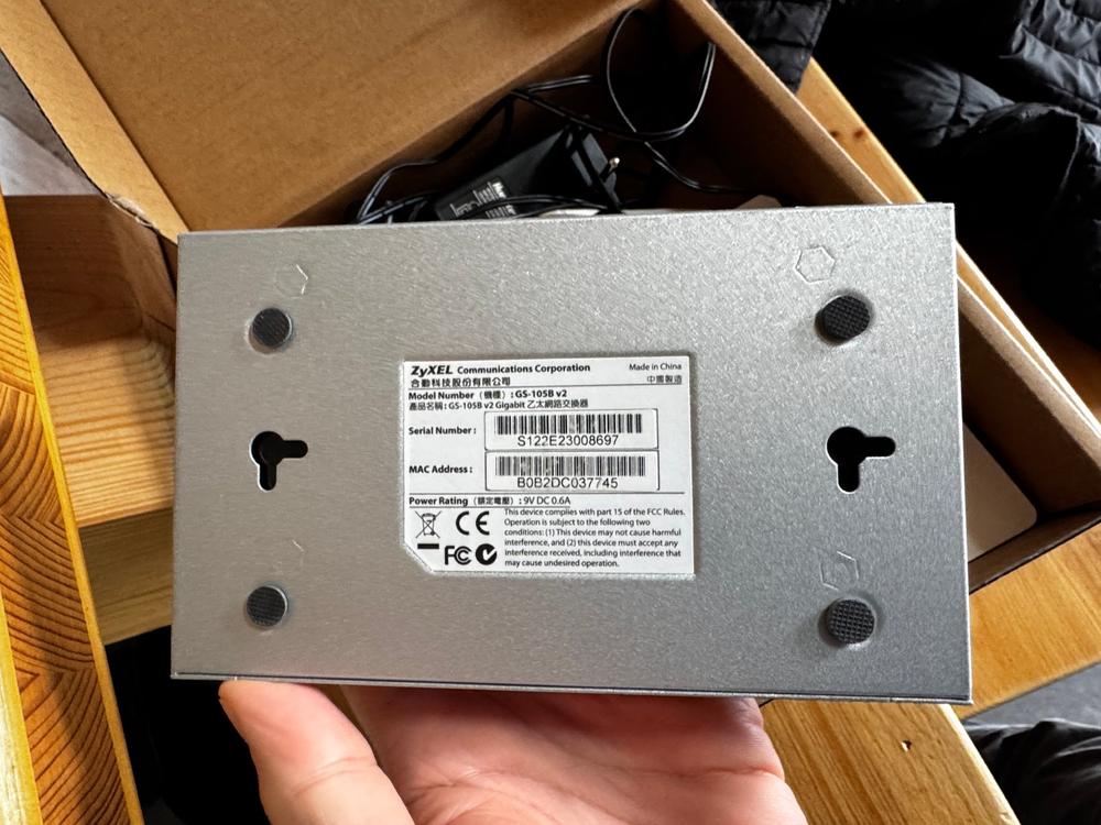 Zyxel Modem und Huawei Ethernet Switch, 2 Geräte, gebraucht (Gebraucht ...