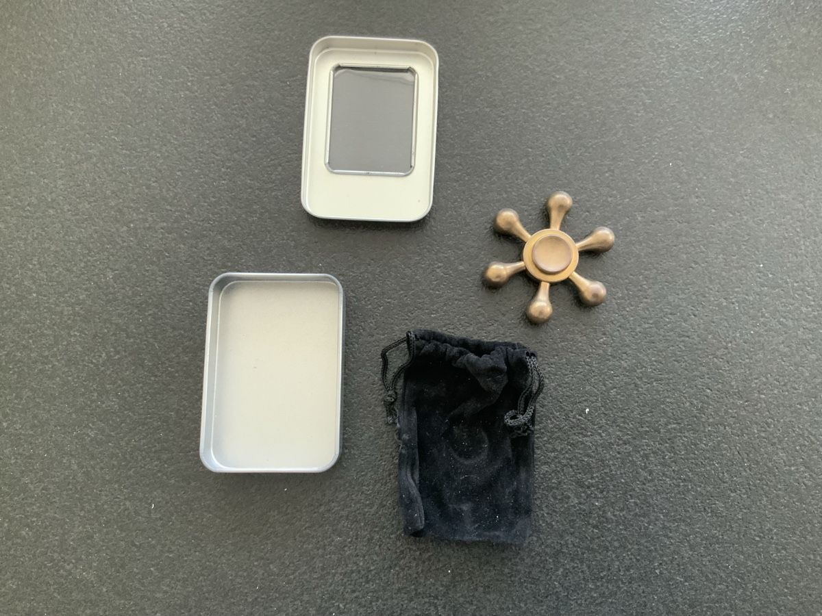 Spiele: Spinner Fidget mit Etui & Säckli – Gebraucht aus Root von HeidyShop 1