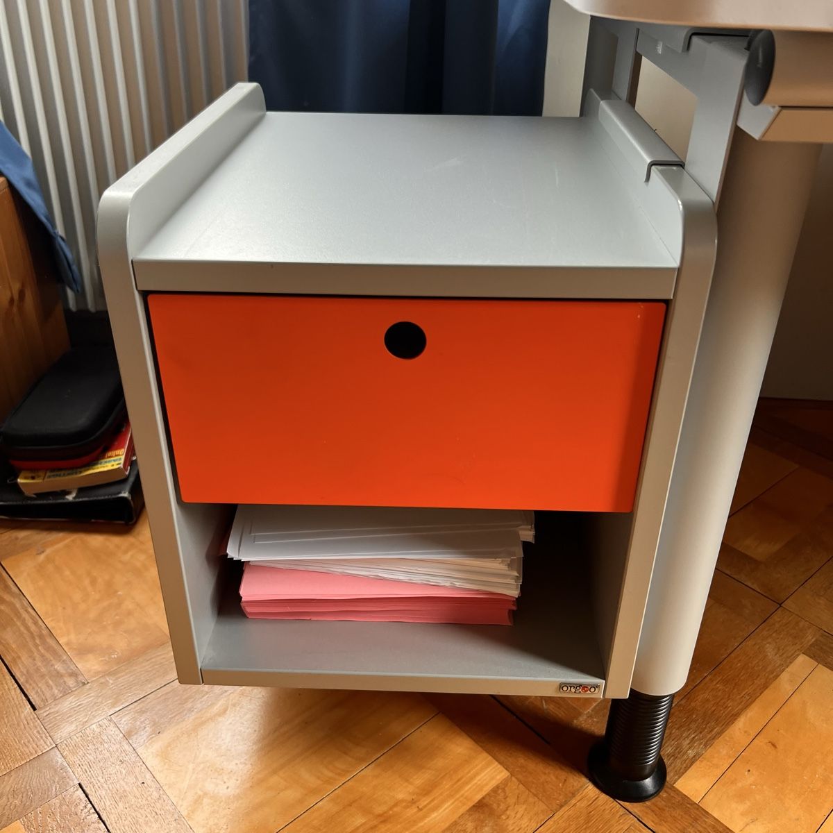 Scrivanie: Orgoo Kinderschreibtisch  – Usato da St. Gallen venduto da el_Muro 8