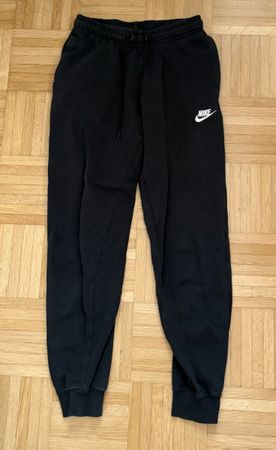 Nike Trainingshose schwarz Groesse XS guter Zustand