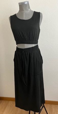 Ensemble  noir, jupe longue et top, taille M