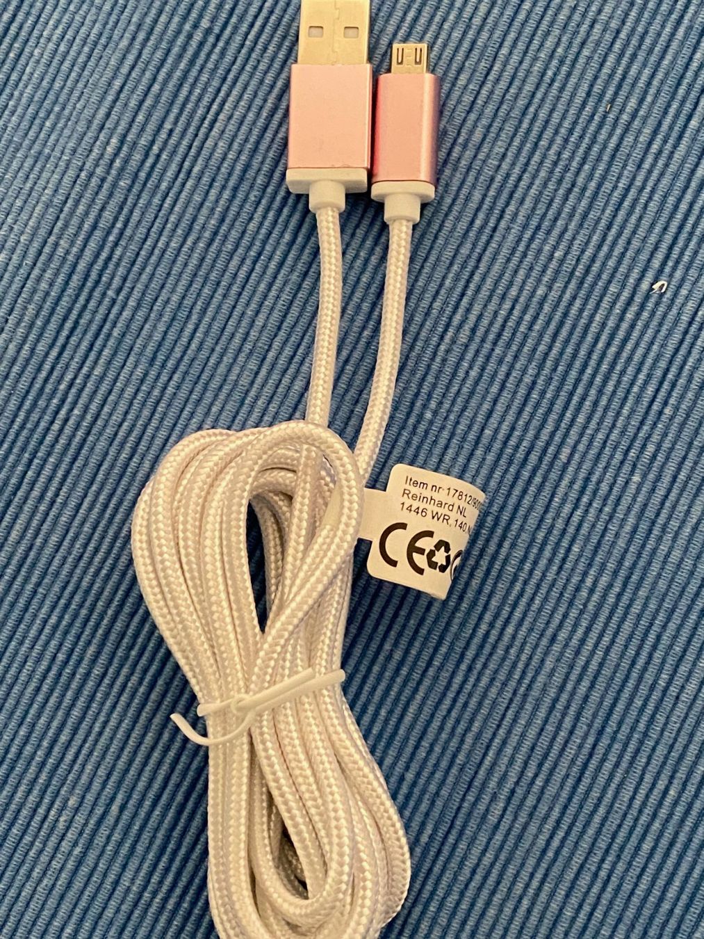 Cavi: USB Ladekabel – Nuovo e nell'imballaggio originale da Allenwinden venduto da Obalu 1