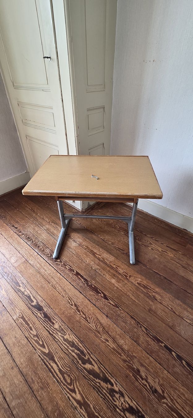 Scrivanie: bureau enfant hauteur réglable  – Usato da Lausanne venduto da ari_7qhv 1