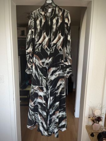 Robe Sara Roka, T. 38 italien, motifs feuilles 100% soie