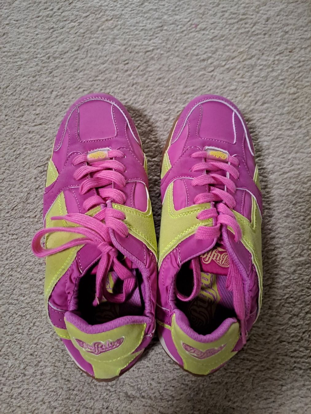 Scarpe da donna: schöne neuwertige Sneaker Gr.  40 – Usato da Untersiggenthal venduto da Zehni8