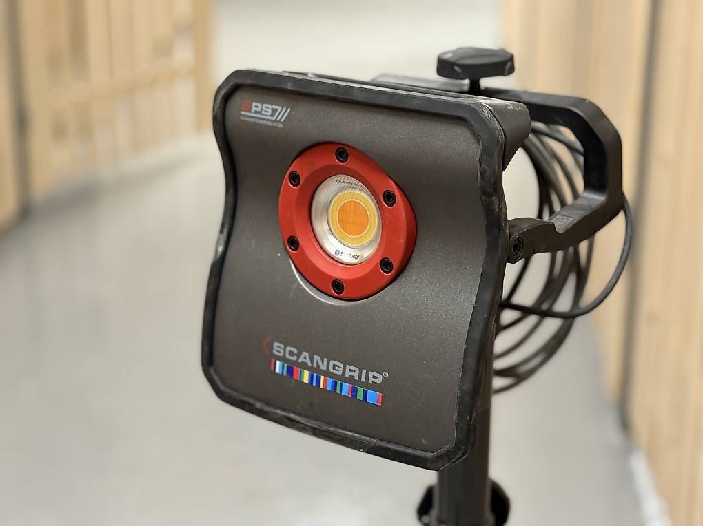 Tutti gli attrezzi: Ensemble SCANGRIP Multimach 3 + trépied mobile + chargeur – Usato da Renens VD venduto da oli_g9xj 2