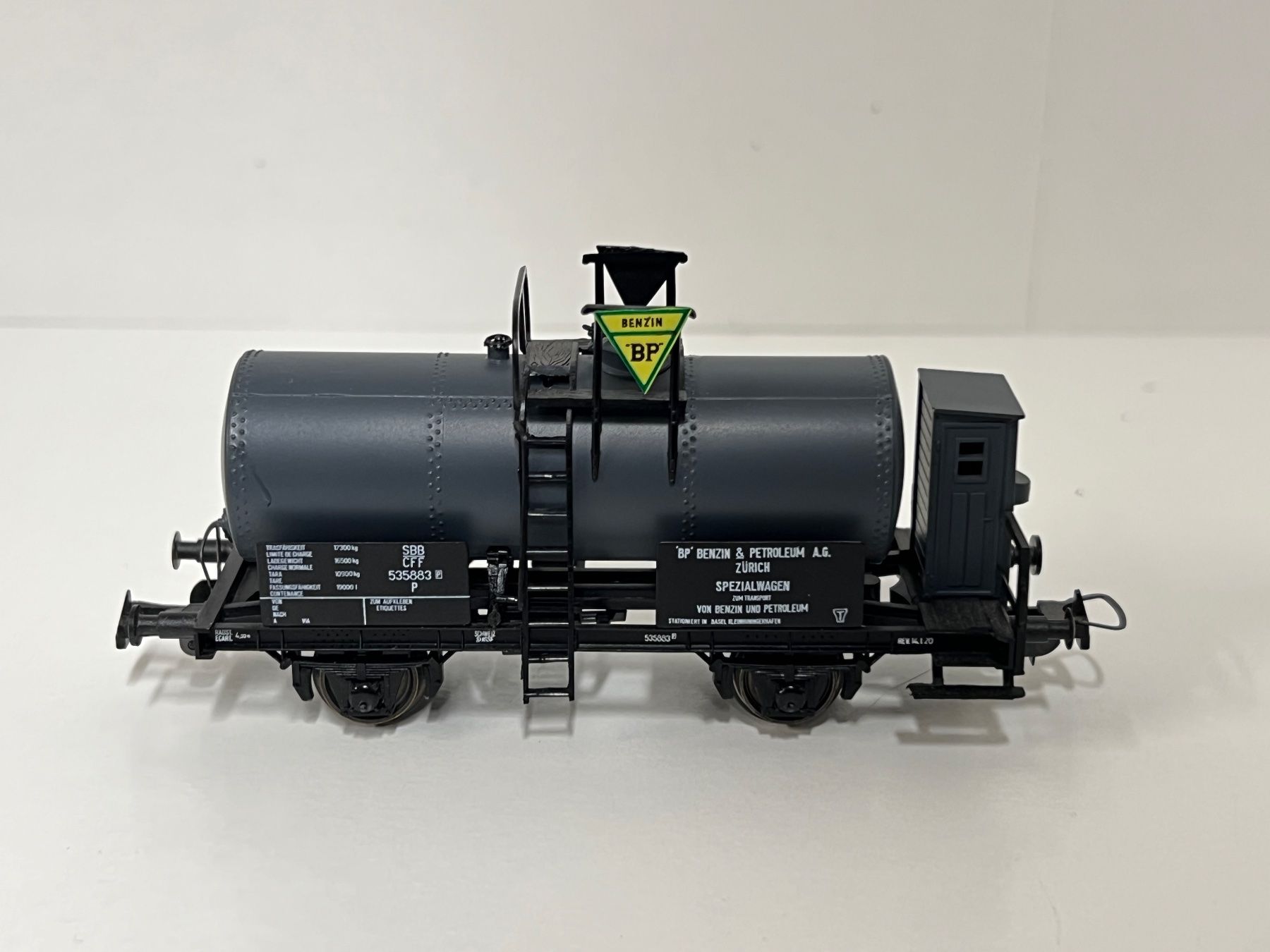 Fleischmann Modelleisenbahnen: Fleischmann SBB BP BENZIN & PETROLEUM A.G. – Gebraucht aus Neuenhof von ludovicco