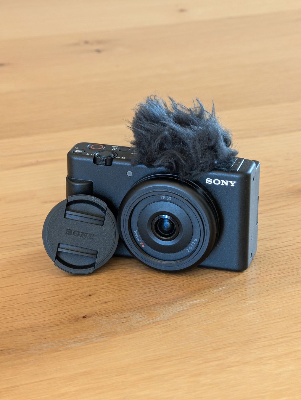 Sony Fotocamera: Sony ZV1 - F + bonnette – Nuovo (secondo la descrizione) da Grolley venduto da PENTATIX 2