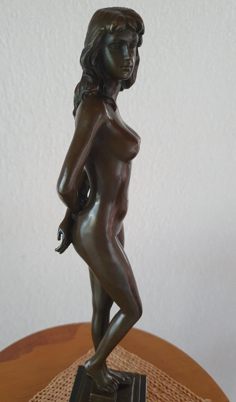 Figuren: erotische stehende Schönheit Bronce Bronze – Gebraucht aus Stüsslingen von pati-king 9