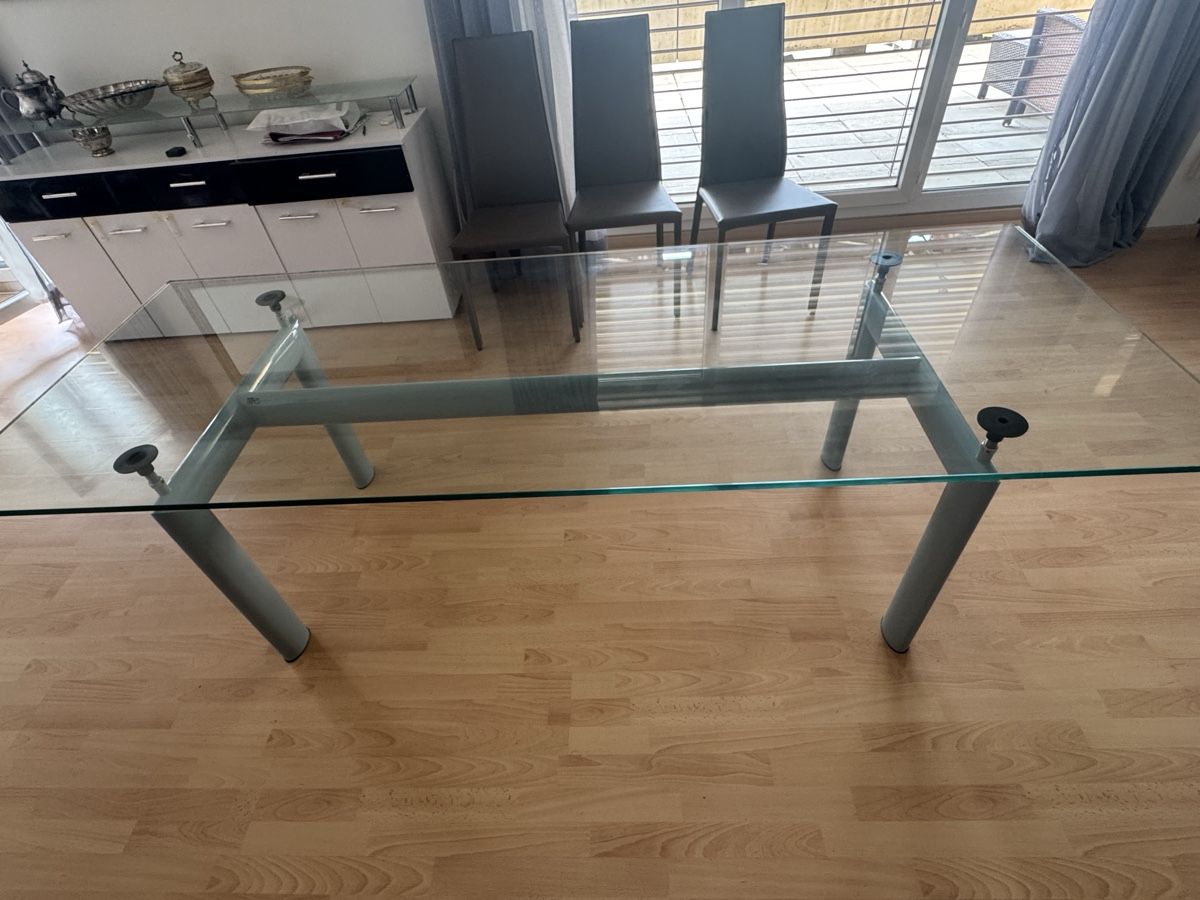 Cassina Tische: Cassina baby blue LC 6 dining table  – Gebraucht aus Thalwil von 0041angel 6