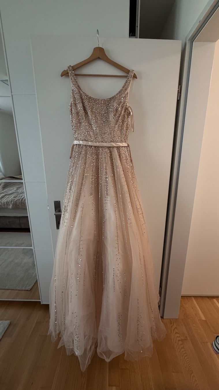 Vestiti: Abendkleid aus dem Kosovo – Usato da lenzburg venduto da ami_9czg 3