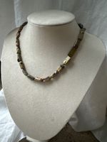 Perlen Kette Farbe Olive-Kupfer