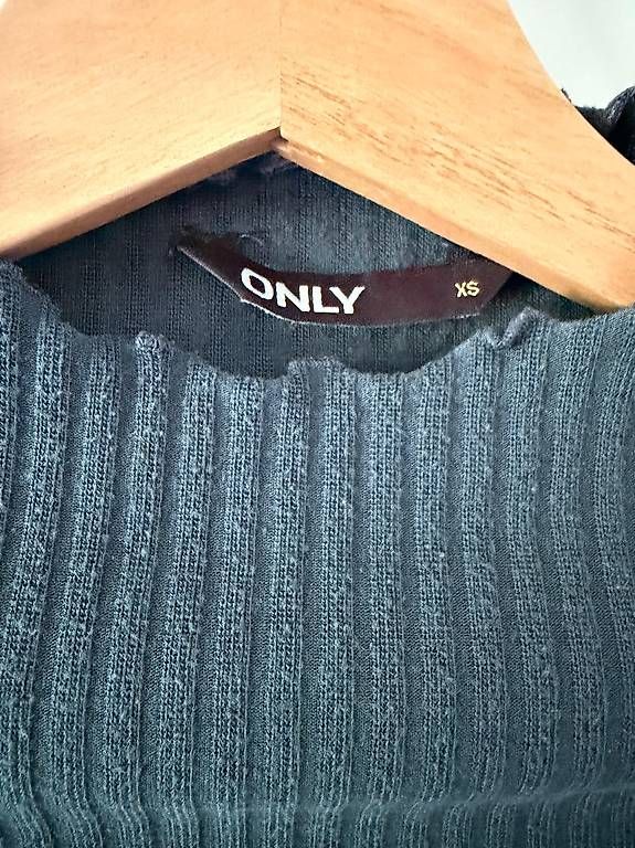 T-shirt: Langarmshirt ONLY dunkelblau – Usato da Tägerwilen venduto da lea_vs97 2