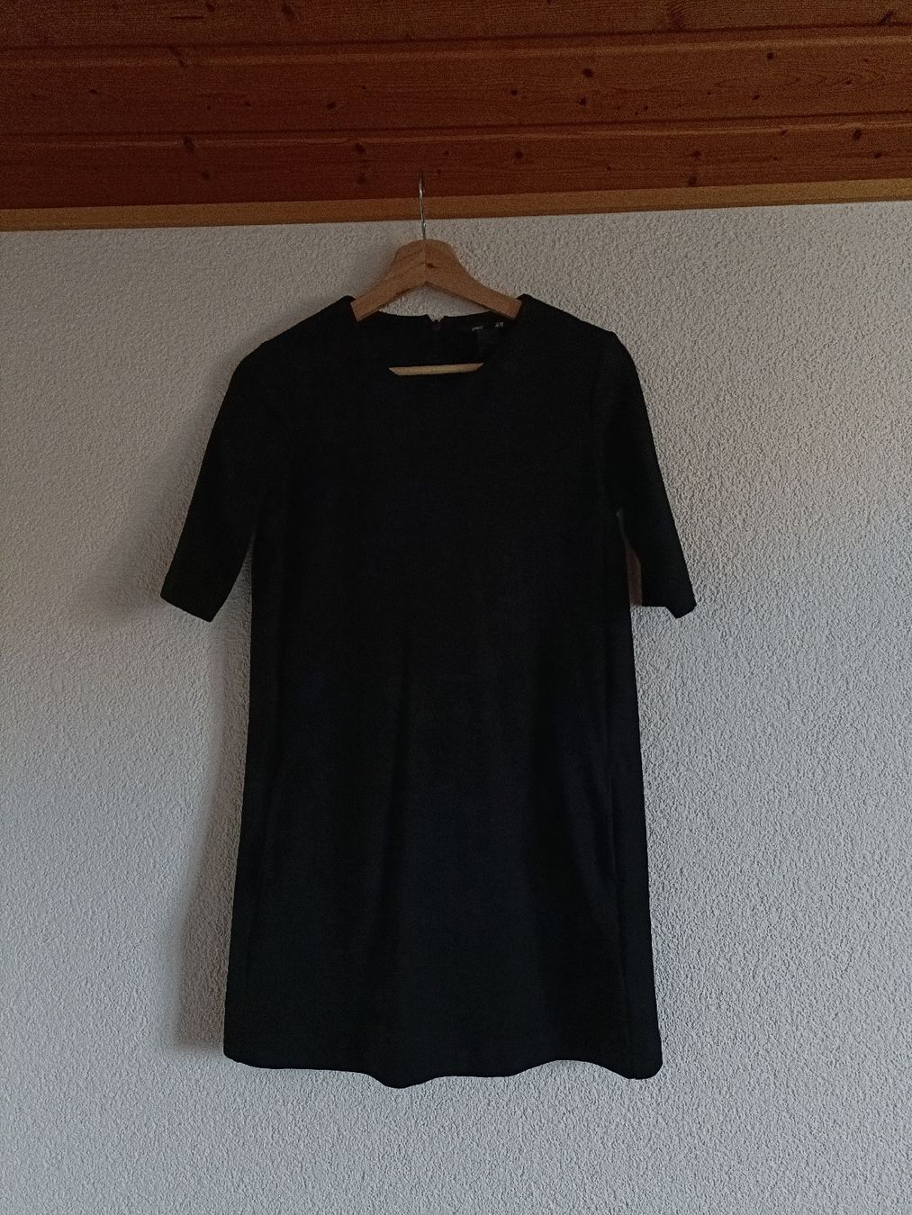 H&M Kleider: Robe courte noire H&M Basic - Taille XS – Gebraucht aus Vaulruz von O_DDM