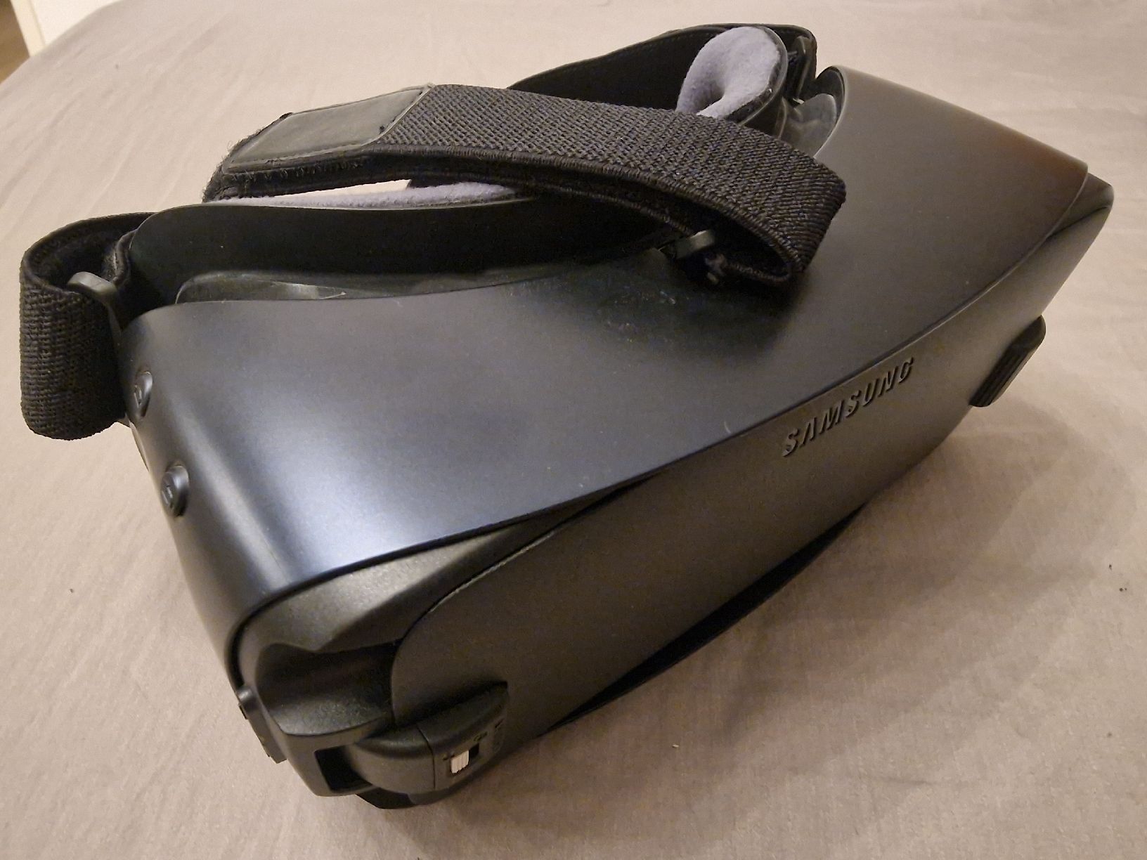 Samsung Casco VR: Samsung Gear VR Brille – Usato da Luzern venduto da GondiTN 1