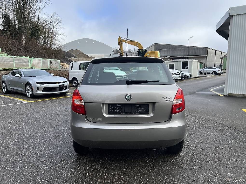 Skoda Automobili: Skoda Fabia 1.2 Entry – Usato da Hunzenschwil venduto da asm_v9dj 3