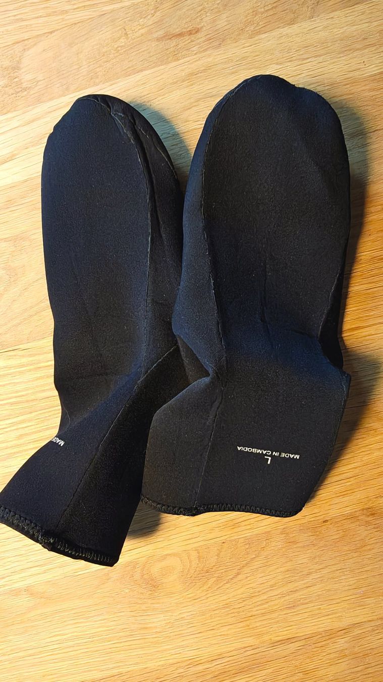Calze: Neopren Socken Grösse L – Usato da Bäch SZ venduto da isale_ibuy