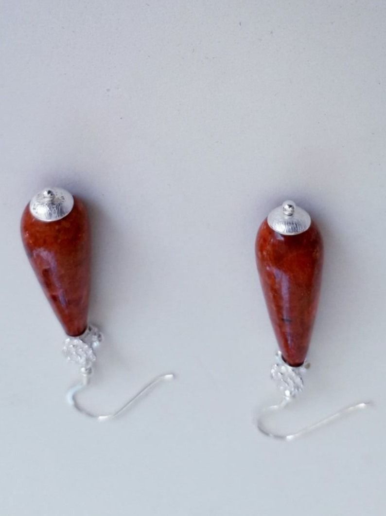 Orecchini pendenti & Orecchini a lobo: Korallen Ohrhänger mit echtem Silber. – Nuovo e nell'imballaggio originale da Winistorf venduto da acreativ2 2
