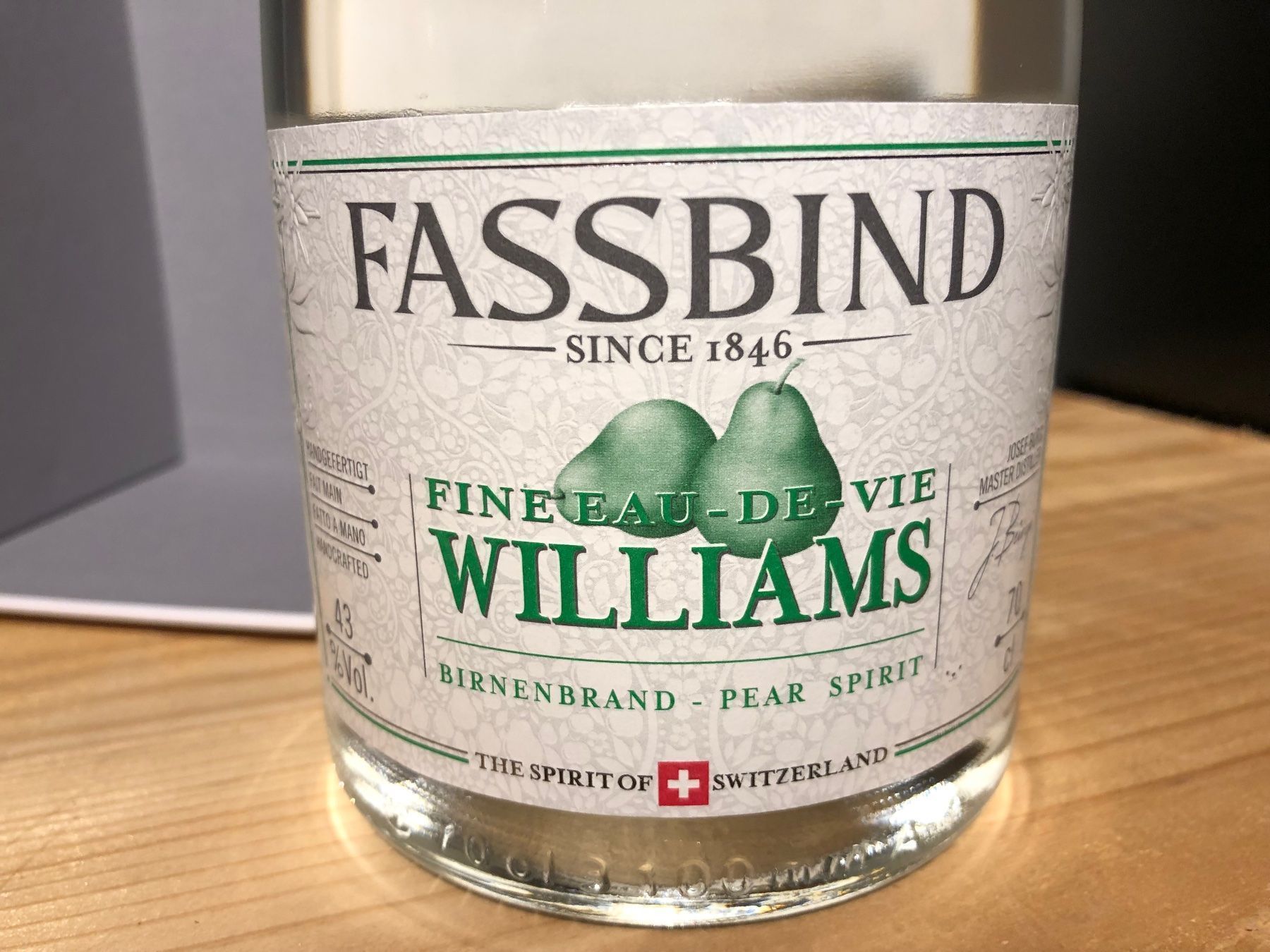 Williams Spirituosen: Fine Eau de Vie Williams Fassbind 43% – Neu und originalverpackt aus Wöschnau von Vinsale 2
