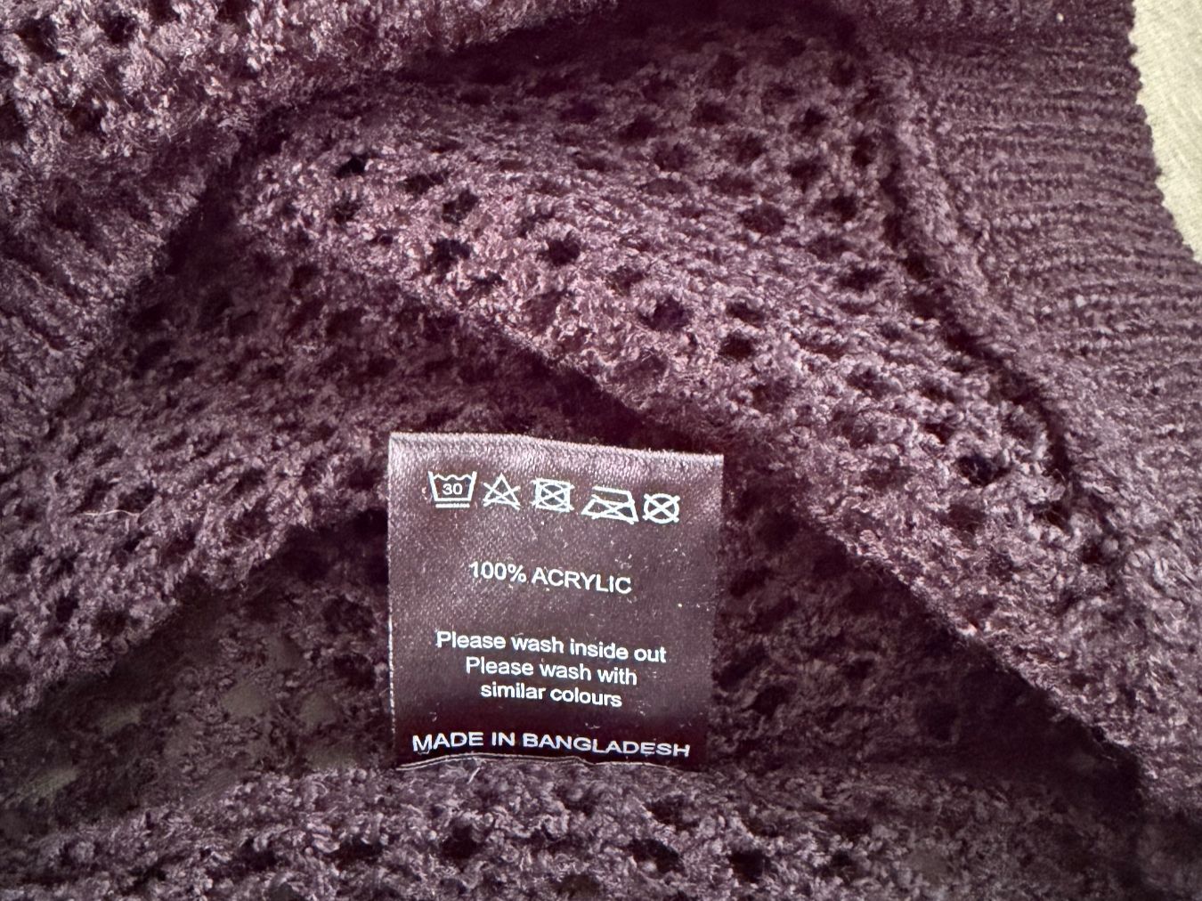 Pullover & Sweatshirts: Damenpulli Gr. xl schwarz – Gebraucht aus Obergösgen von Andre118 2