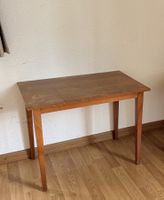 Kleiner antiker Beistelltisch aus Massivholz