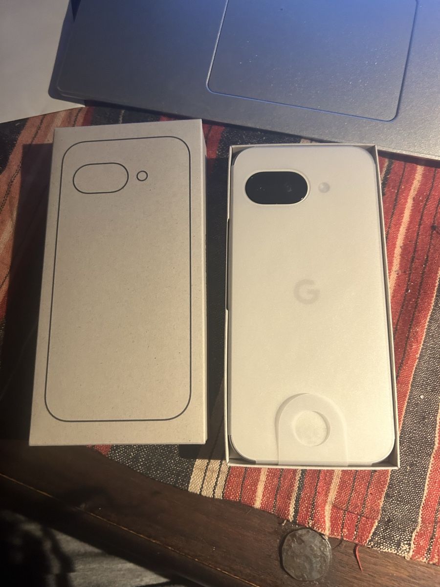 Google Telefoni cellulari / Smartphones: Google pixel 9a NEW – Nuovo e nell'imballaggio originale da Binningen venduto da Lunahk 2