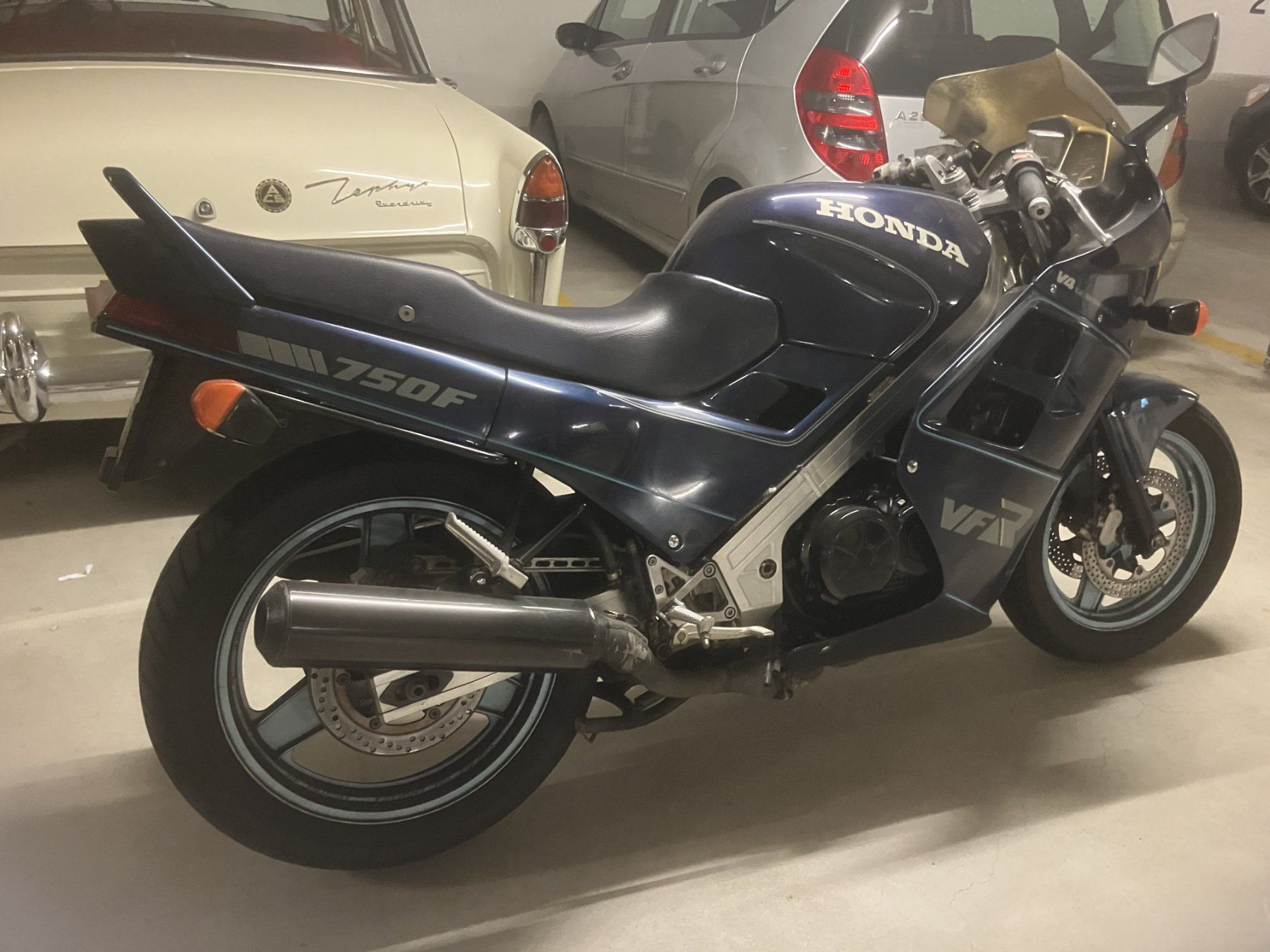 Honda Altro: Honda VFR 750 F – Usato da Zollikerberg venduto da mfix