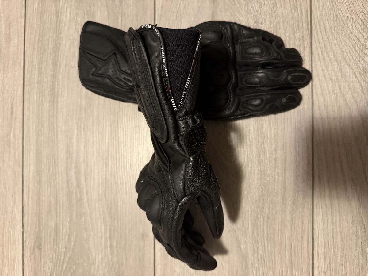 Alpinestars Guanti & manicotti: Alpinestars Motorcycle Gloves Black Leather Pair – Usato da Zürich venduto da buy_d5vz 1