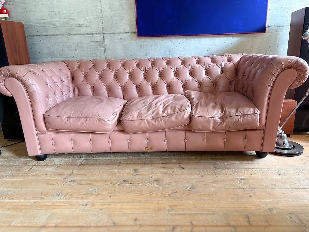 Sofas: 2 Chesterfield Banken – Gebraucht aus Champéry von ing_55w5