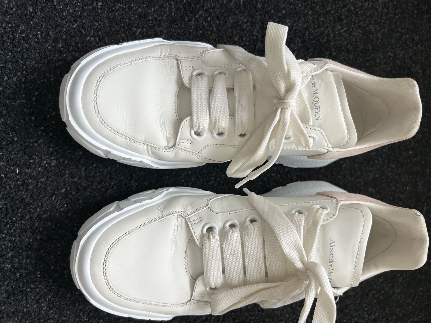 Alexander Mcqueen Scarpe da donna: Alexander McQueen Sneaker weiss, Grösse 39, neuwertig – Usato da Allschwil venduto da Stini 5